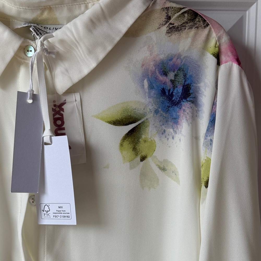 NWT Rose & Olive Cream Floral Sheer Button-Up Blouse - Picture 2 of 4